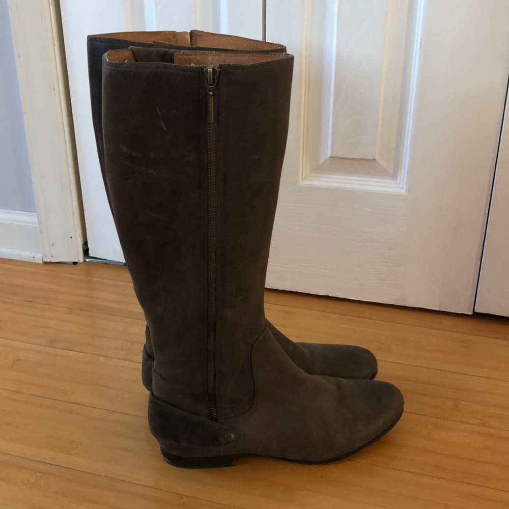 Clarks Equestrian Brown Boots Size 9